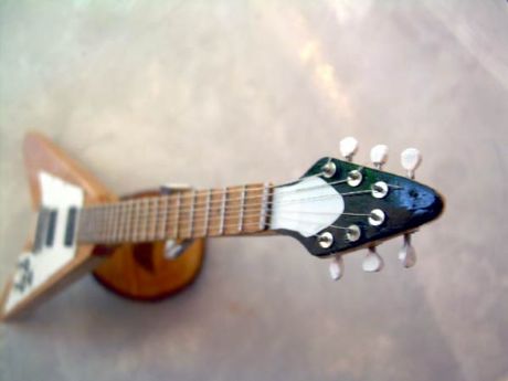 Como cambiar las cuerdas de la guitarra eléctrica